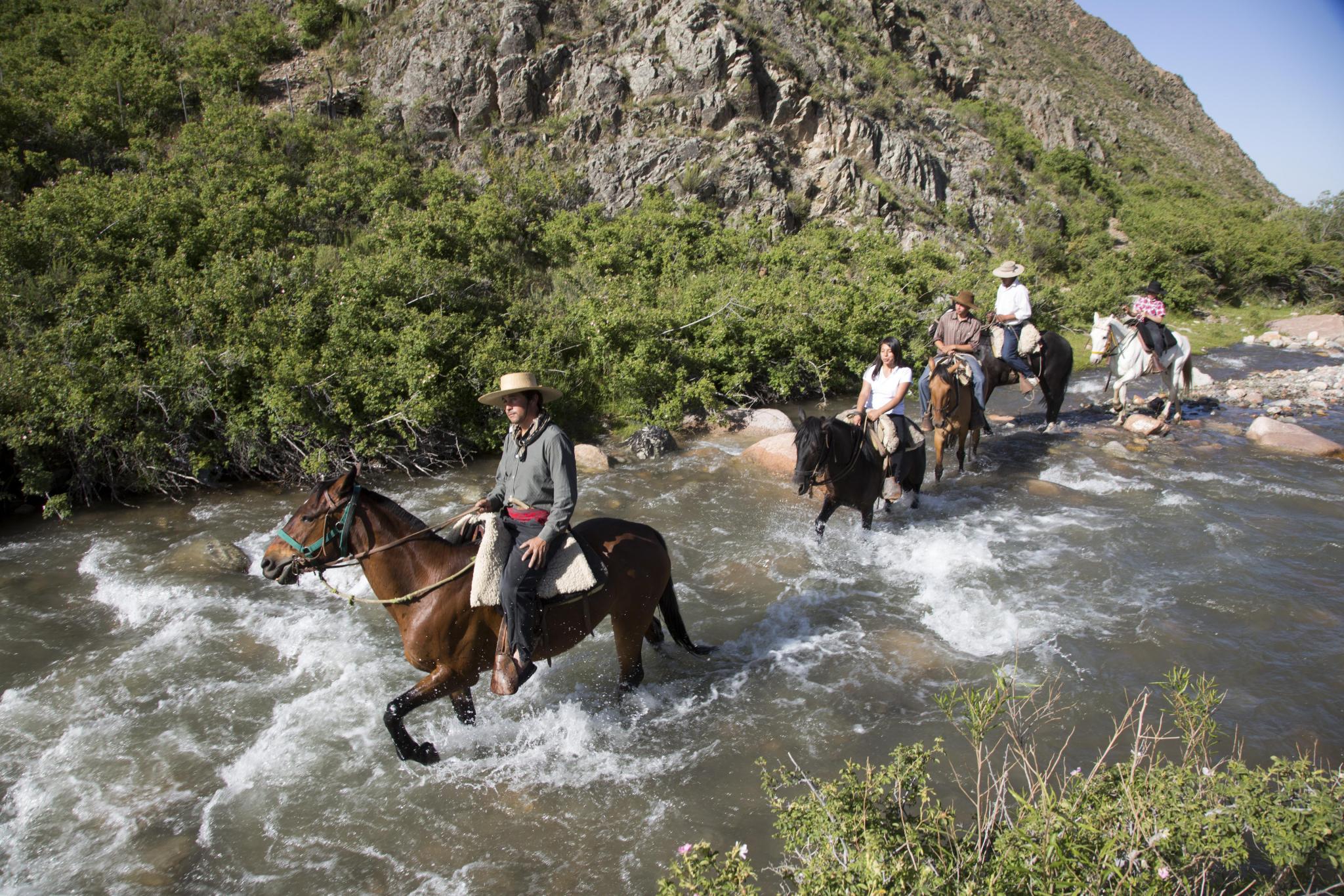 Cabalgata de Río Extremo por la montaña 3